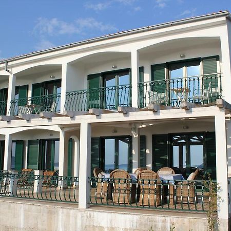 Villa Berg Maslinica Extérieur photo