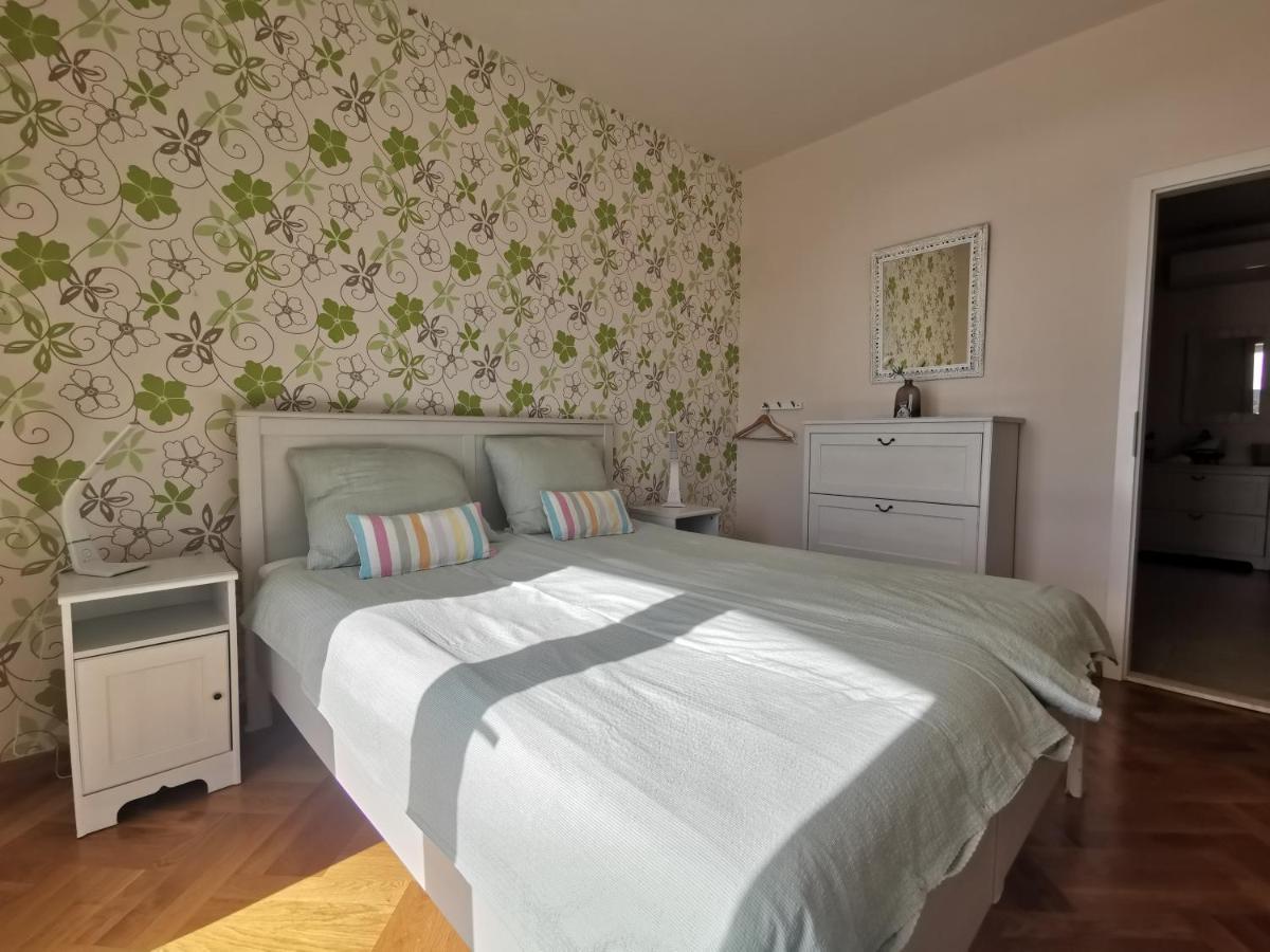 Villa Berg Maslinica Extérieur photo