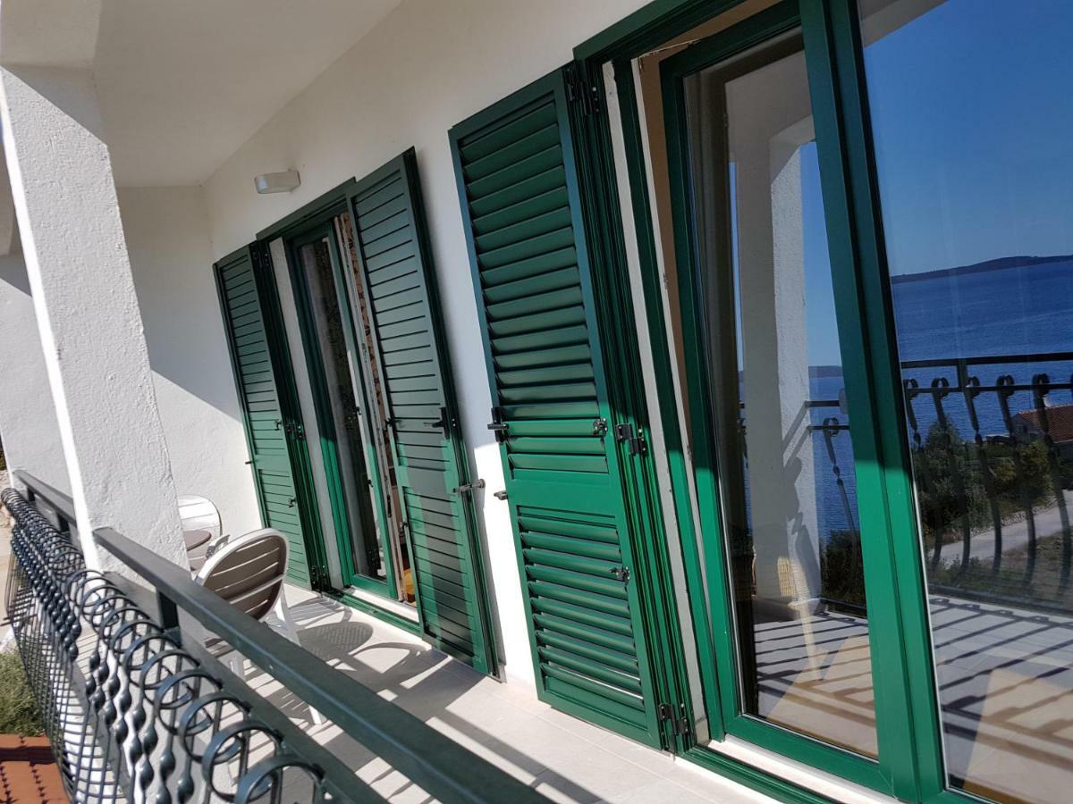 Villa Berg Maslinica Extérieur photo