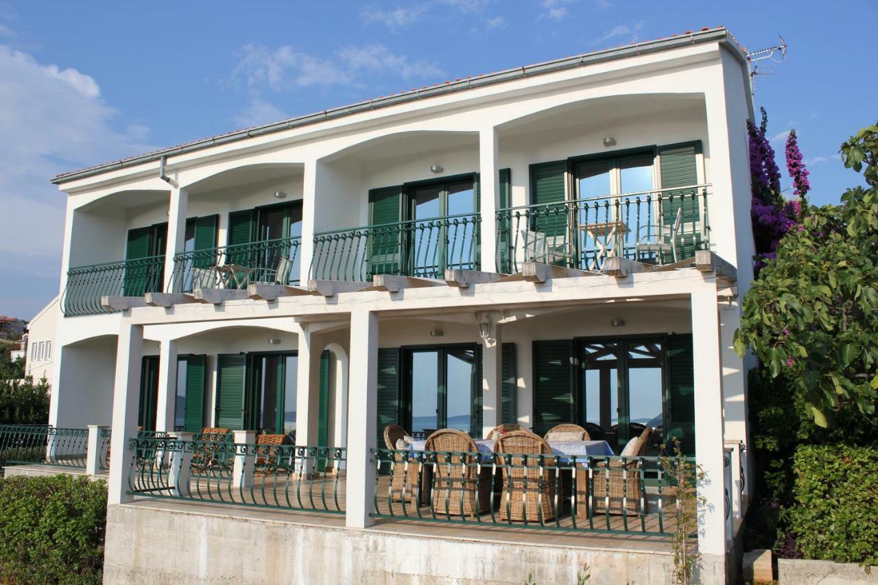 Villa Berg Maslinica Extérieur photo